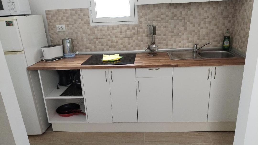 Apartamento Sol A Free Parking Air Conditioning Vecindario  Bagian luar foto